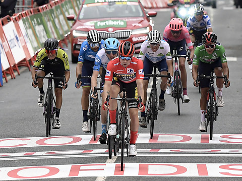 Wellens remporte la 5e étape, Roglic toujours leader