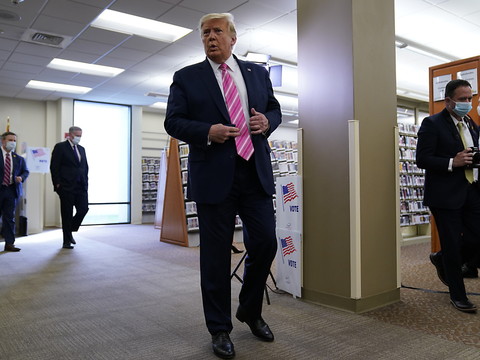 Donald Trump vote par anticipation à West Palm Beach, en Floride