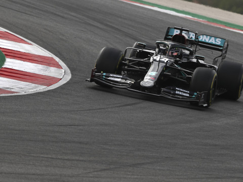Lewis Hamilton gagne le GP du Portugal