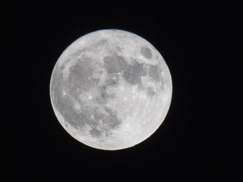 La Lune encore plus riche en eau que prévu