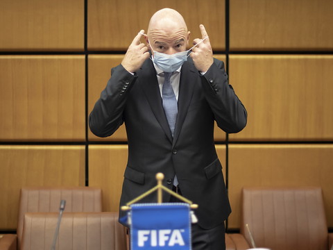 Coronavirus: le président de la FIFA touché à son tour