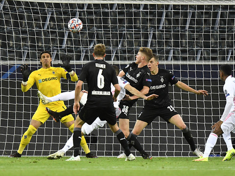 Gladbach manque l'exploit contre le Real