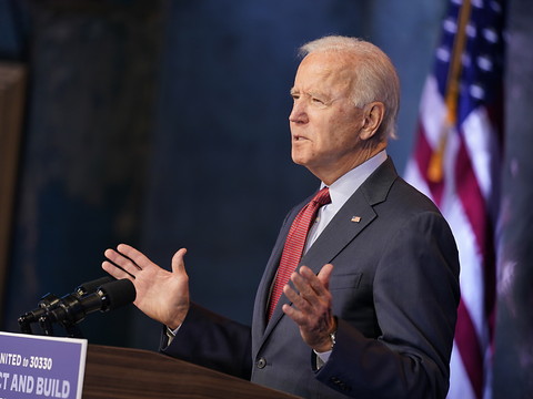 Trump sillonne l'Amérique, Biden vote dans son fief de Wilmington