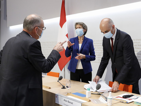 Il était temps que le Conseil fédéral intervienne, estime la presse