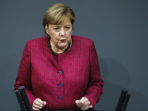 Virus: Merkel met en garde contre 