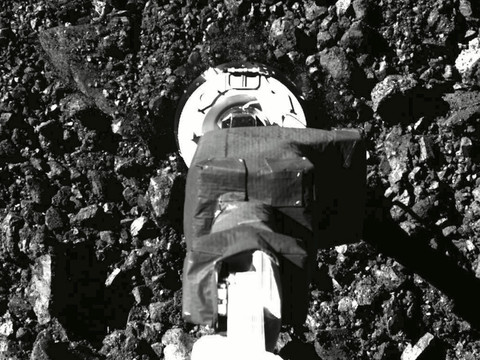 La sonde Osiris-Rex a réussi à sécuriser ses poussières d'astéroïde