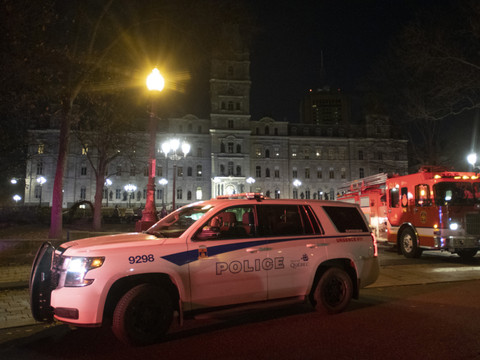 Québec: un homme tue au sabre deux personnes le soir d'Halloween