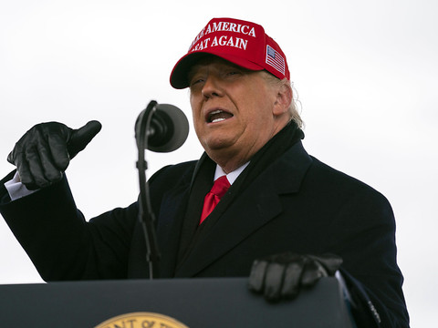 Dernière ligne droite: Trump en sprintant, Biden en marchant