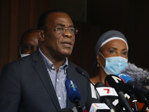 Ouattara en tête, l'opposition appelle à une 