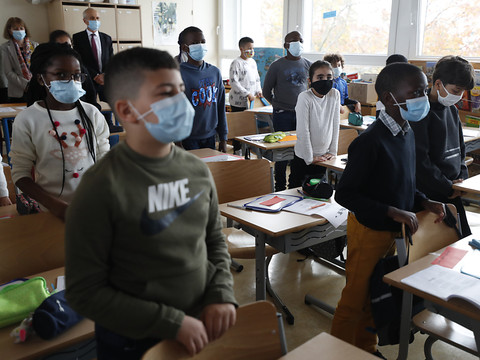 Une minute de silence dans les écoles pour Samuel Paty