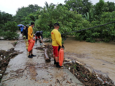 L'ouragan Eta déferle sur les côtes du Nicaragua