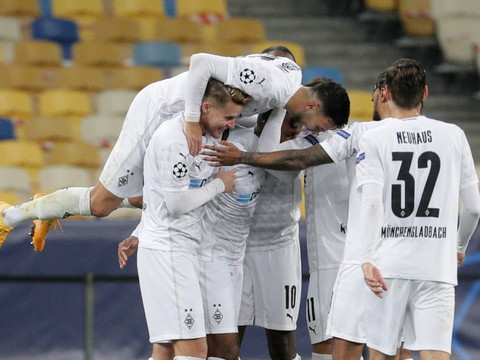 Gladbach en verve et en tête du 