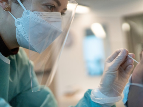 La Suisse compte 10'073 nouveaux cas de coronavirus en 24 heures