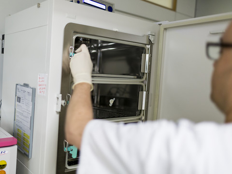 Infertilité: pas de remboursement du traitement à 44 ans