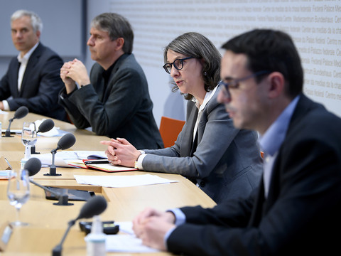 Soins intensifs sur le point d'être débordés, l'armée entre en jeu