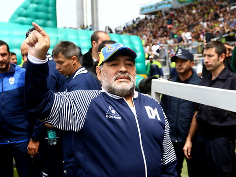 Maradona restera hospitalisé au moins jusqu'à lundi