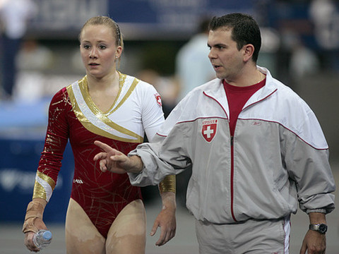 Des responsables de la gymnastique devant une commission
