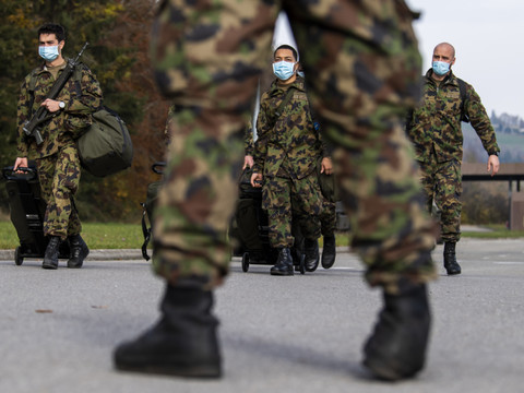 Les effectifs réels de l'armée vont légèrement augmenter