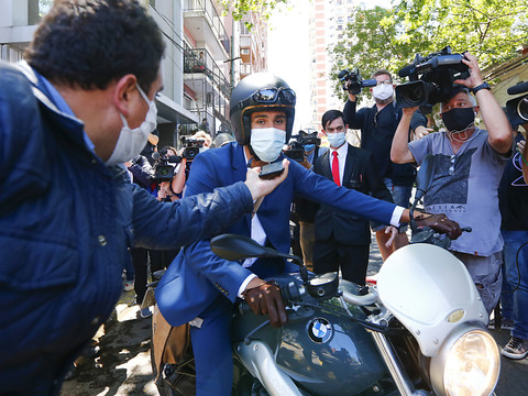 Maradona autorisé à quitter l'hôpital