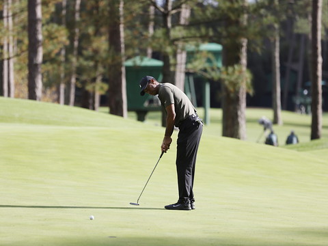 Casey en tête, Woods à l'affût