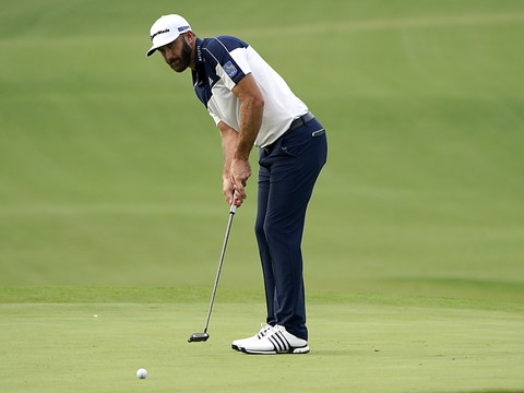Dustin Johnson mène un quatuor en tête, sous la menace de Rahm
