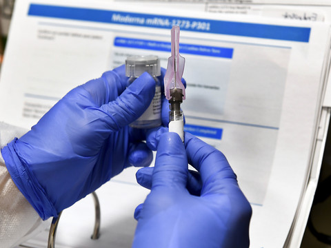Moderna: le vaccin anti-Covid prêt au 1er semestre 2021 en Suisse