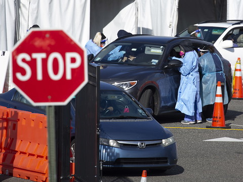Plus de 250'000 morts du Covid-19 aux Etats-Unis