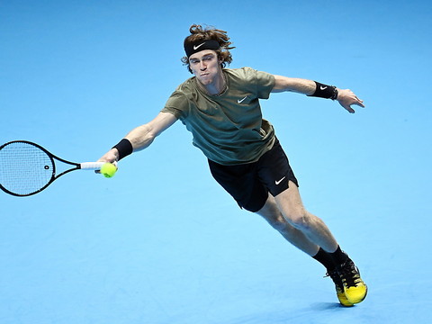 Rublev domine l'ombre de Thiem
