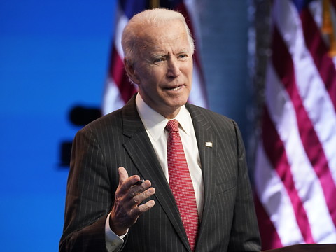 Biden dénonce l'