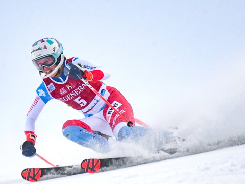 Michelle Gisin superbe 2e en slalom derrière Petra Vlhova