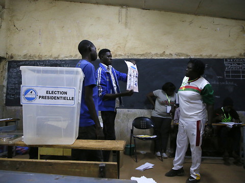 Le Burkina a voté pour la présidentielle, sous la menace jihadiste