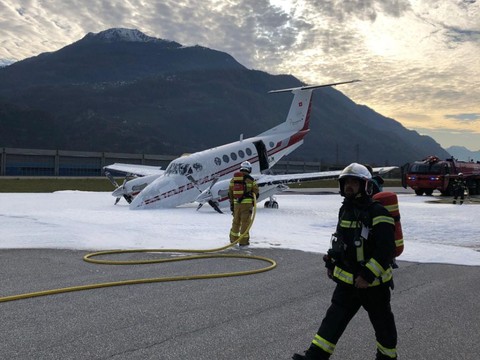 Un petit avion a dû atterrir en urgence à Sion