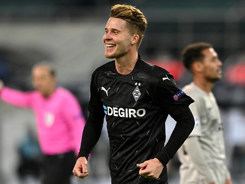 Gladbach porté par ses Suisses