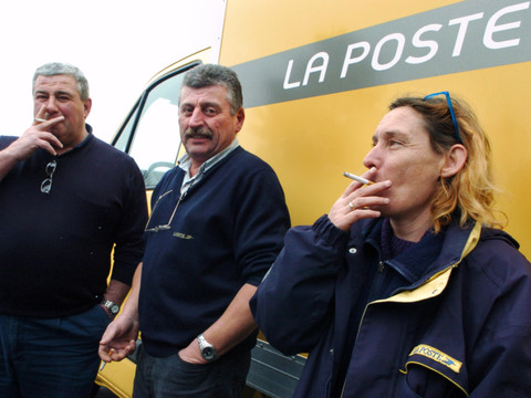 France: la Poste se prépare à des volumes sans précédent pour Noël