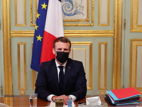 Passage à tabac d'un producteur noir: 4 policiers en garde à vue