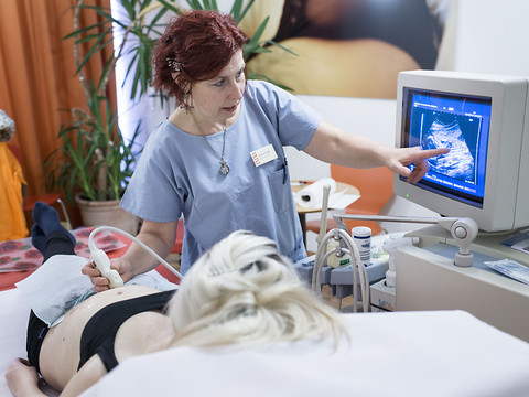 Les soins doivent être gratuits durant toute la grossesse