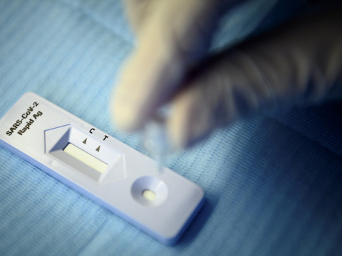 Roche: homologation aux USA pour son test sérologique Covid-19