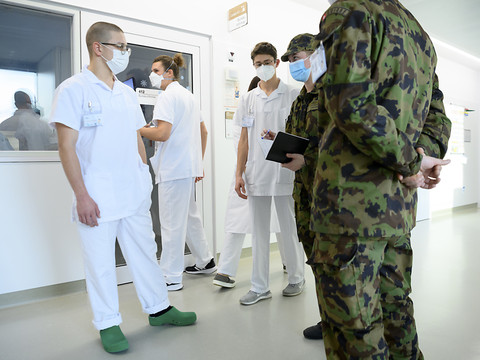 L'armée viendra en aide aux hôpitaux - 2500 militaires disponibles