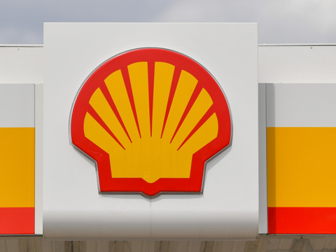 Des ONG néerlandaises veulent forcer Shell à réduire ses émissions