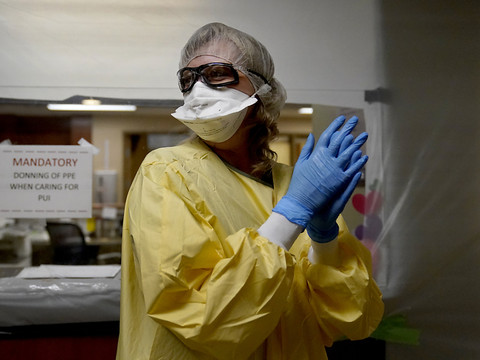 Vaccins: professionnels de santé prioritaires aux Etats-Unis