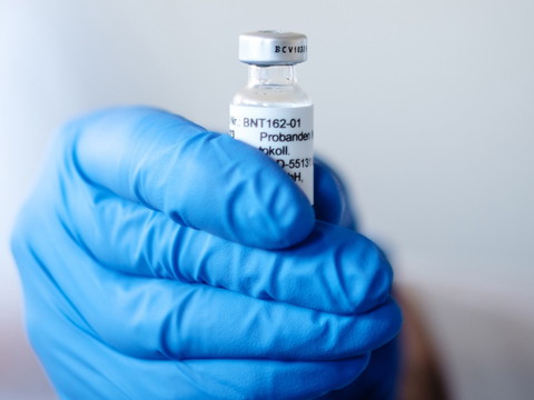 GB: le vaccin Pfizer/Biontech déployé dès la semaine prochaine