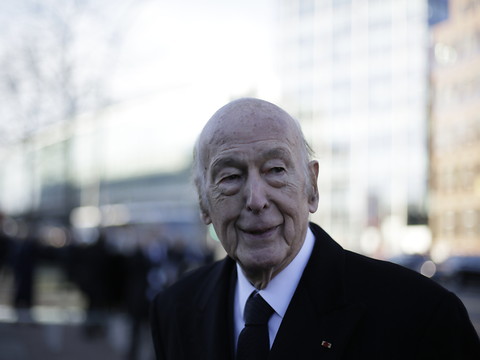 L'ancien président français Giscard d'Estaing est mort du Covid-19