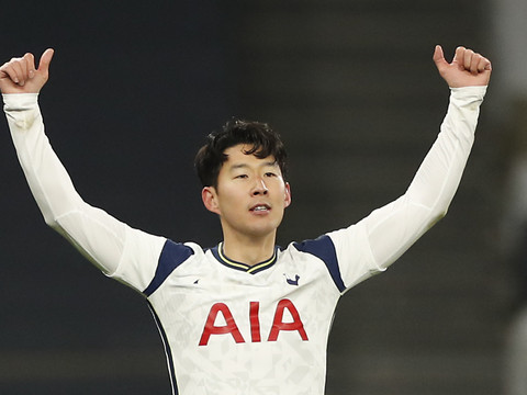 Premier League: le duo de tête s'impose