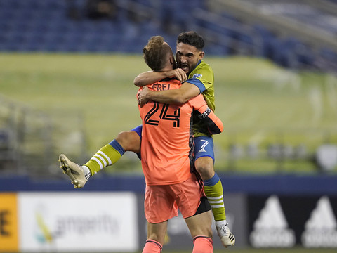 Frei et Seattle à nouveau en finale