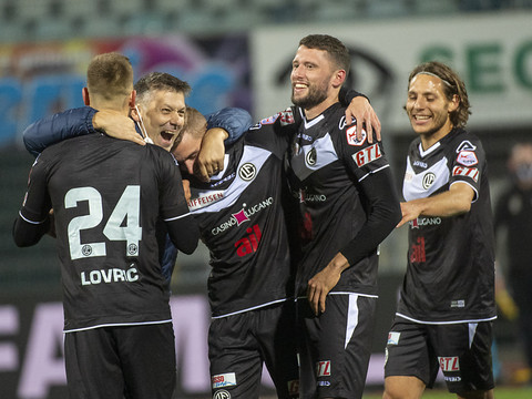 Trois Luganais testés positifs, Lugano-Zurich repoussé