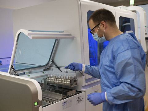 Roche s'associe à Moderna pour les tests sur son vaccin anti-Covid