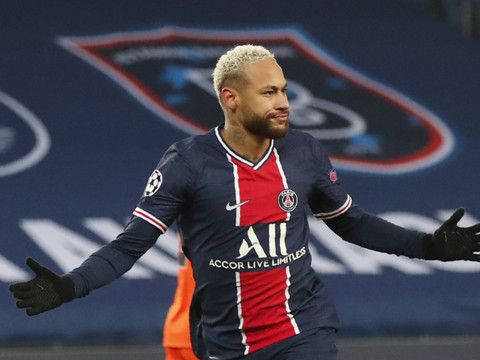 PSG-Basaksehir s'achève dans l'émotion et le jeu