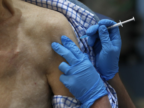 Sanofi et GSK prennent du retard dans la course au vaccin