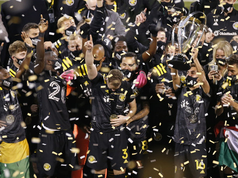 Frei et Seattle lourdement battus en finale