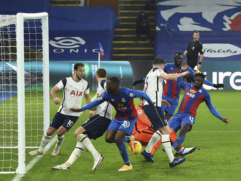 Premier League: le duo de tête perd des plumes